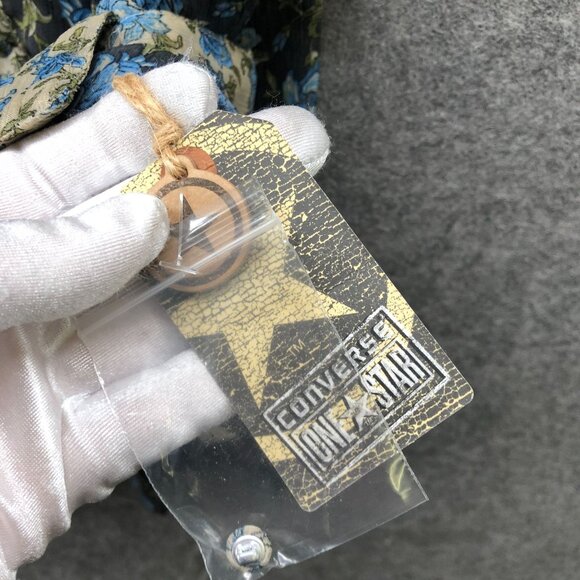 NWT Converse Chiffon Blouse Womens L Blue Floral V-Neck Short Sleeve Pintuck - Picture 7 of 10